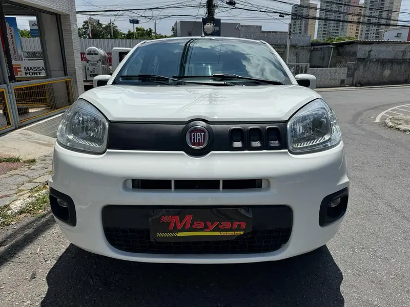 Fiat Uno Attractive 1.0 8V (Flex) 4p