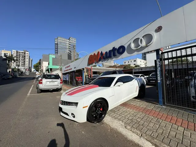 Carro Chevrolet Camaro 2011 SS 6.2