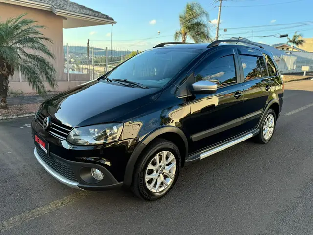 Carro Volkswagen SpaceCross 2014 1.6 8V (Flex)