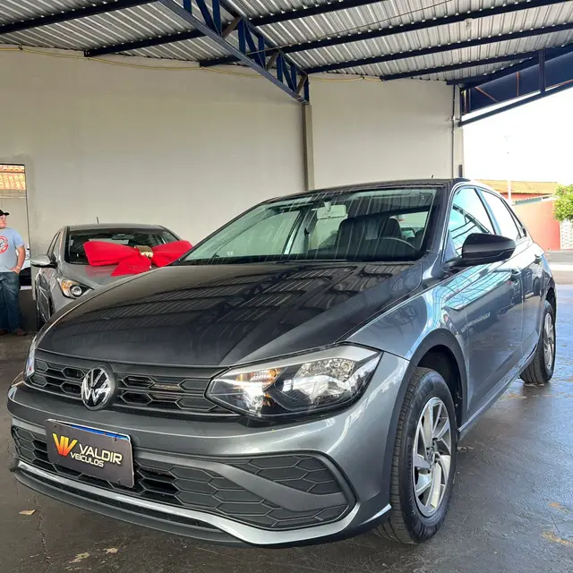 Carro Volkswagen Polo 2023 Track 1.0 Flex 12V 5p