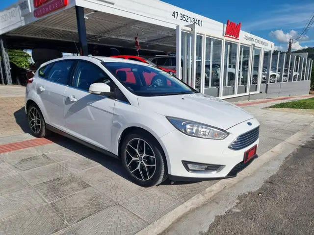 Carro Ford Focus Sedan 2016 Titanium Plus 2.0 PowerShift (Aut)