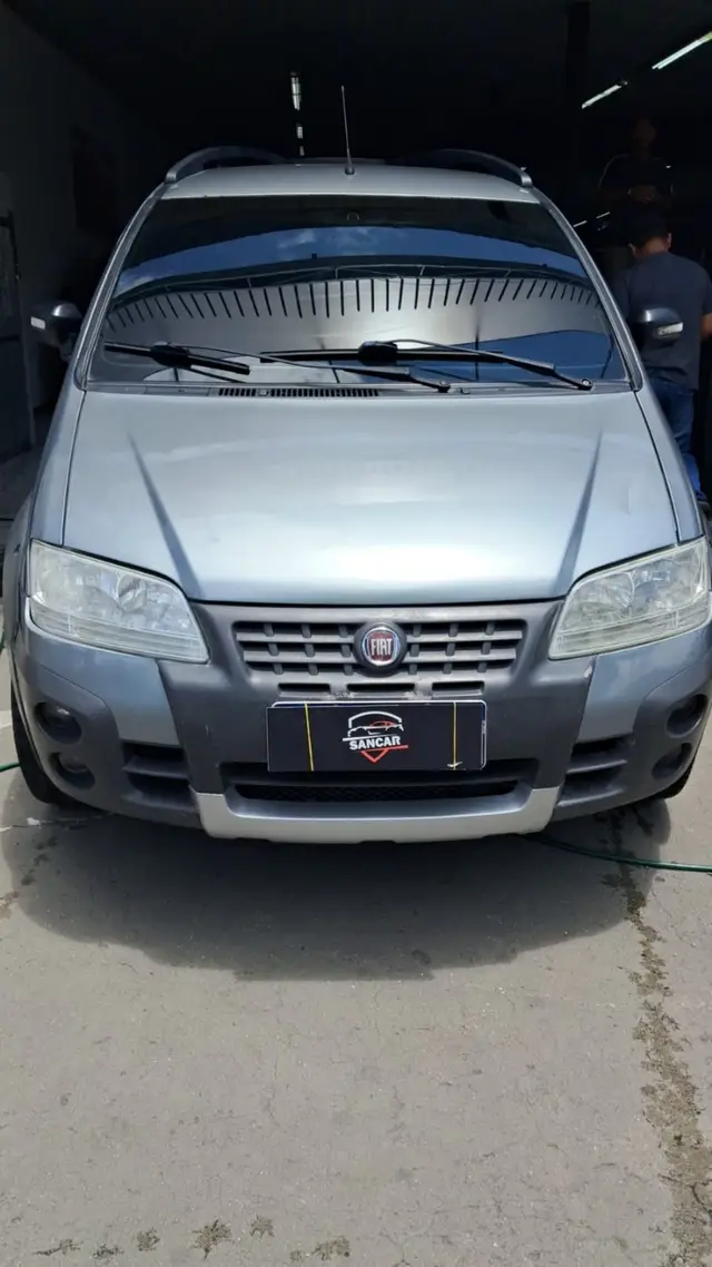 Carro Fiat Idea 2010 Adventure 1.8 Dualogic (Flex)
