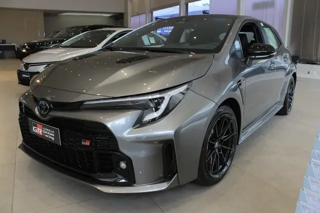 Carro Toyota GR Corolla 2024 Circuit 1.6 Turbo 4x4 Mec