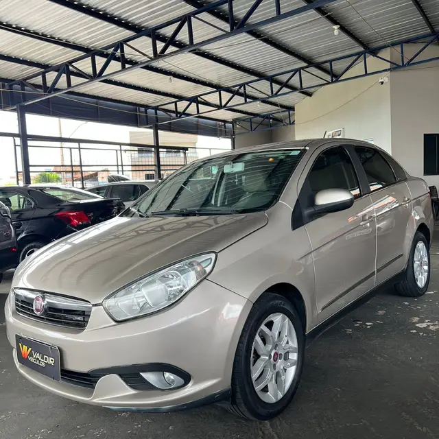 Carro Fiat Grand Siena 2016 Essence 1.6 16V (Flex)