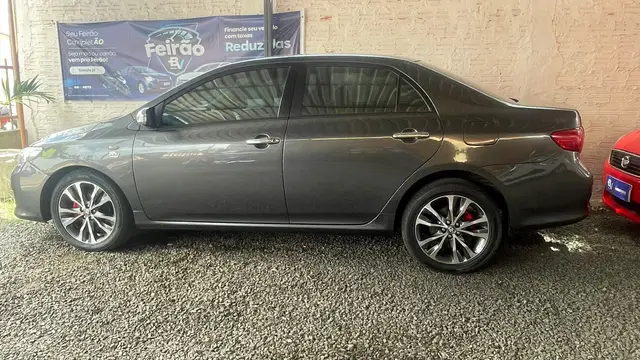 Carro Toyota Corolla 2011 Sedan GLi 1.8 16V (flex)