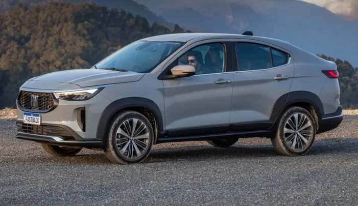 O SUV cupê da marca italiana mantém as versões conhecidas sem grandes mudanças, mas agora oferece opções híbridas 