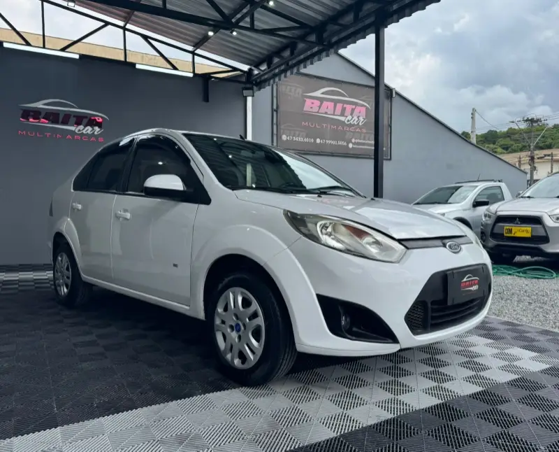 Ford New Fiesta Sedan 1.6 SE (Flex)