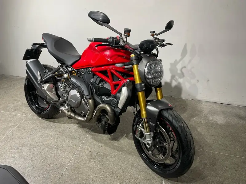 Ducati Monster 1200 S