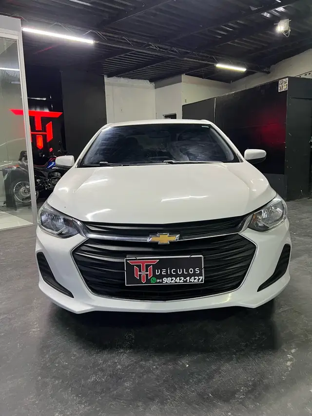 Carro Chevrolet Onix Plus 2023 LT 1.0