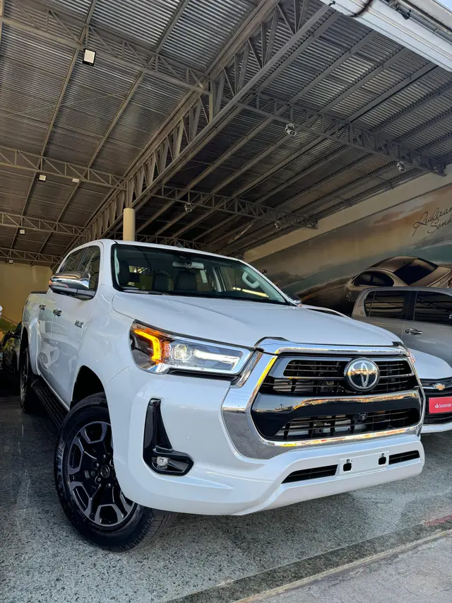 Carro Toyota Hilux Cabine Dupla 2024 SRX 4x4 2.8 Diesel