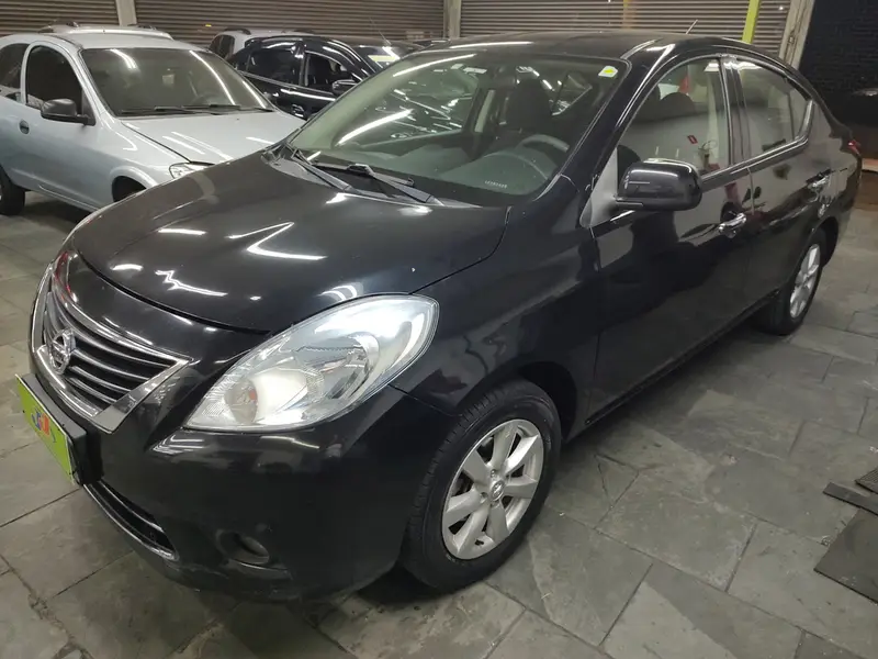 Nissan Versa 1.6 16V SL (Flex)