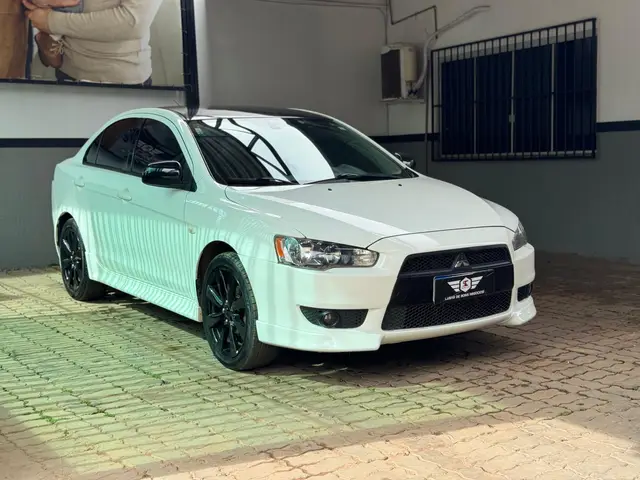 Carro Mitsubishi Lancer 2013 2.0 16V