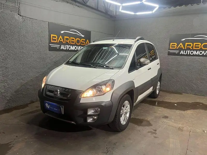 Fiat Idea Adventure 1.8 16V E.TorQ (Flex)