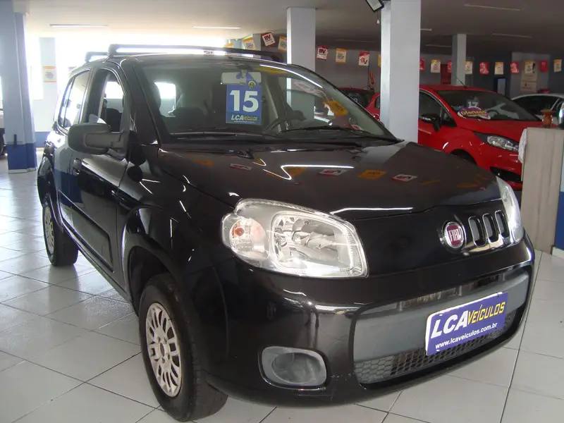 Fiat Uno Vivace Italia 1.0 8V (Flex) 4p