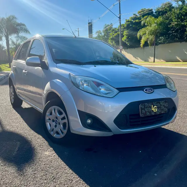 Carro Ford Fiesta Hatch 2011 1.6 (Flex)