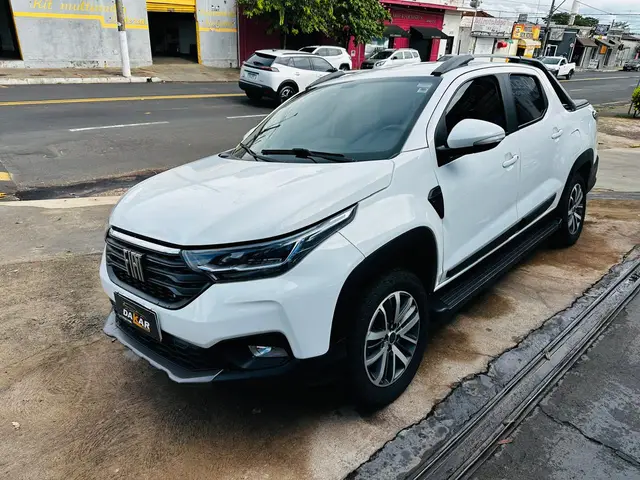 Carro Fiat Strada 2021 Volcano 1.3 CD (Flex)