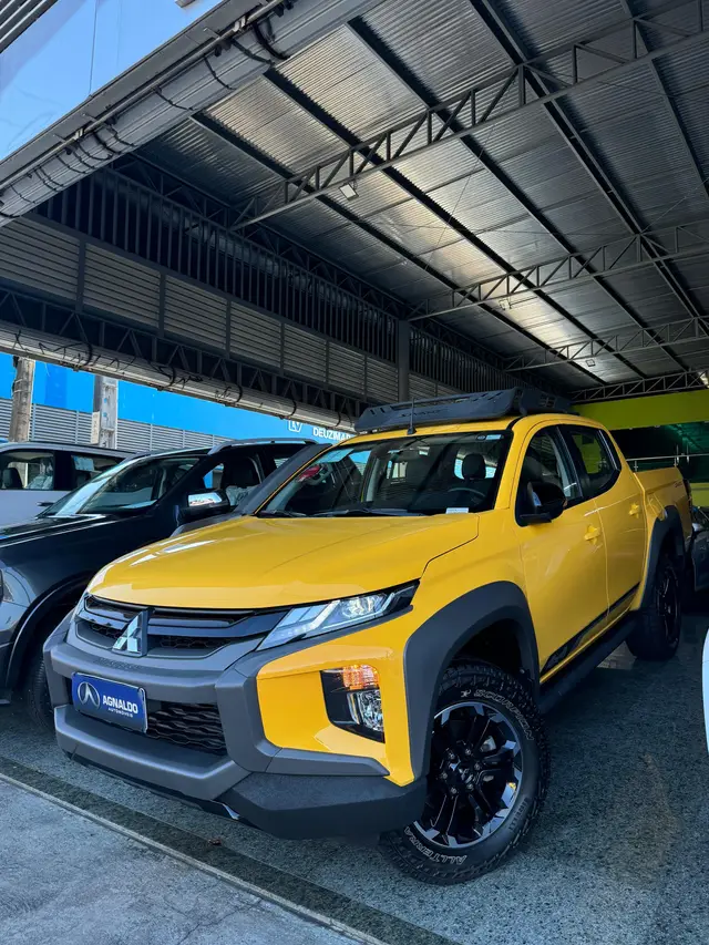 Carro Mitsubishi L200 Triton Savana 2024 2.4 Turbo