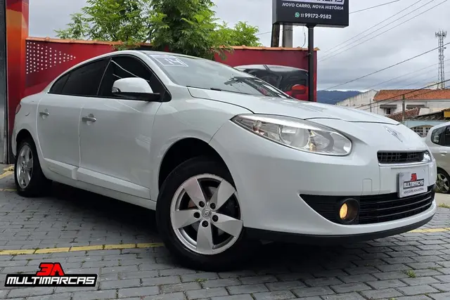 Carro Renault Fluence 2014 2.0 16V Dynamique (Flex)