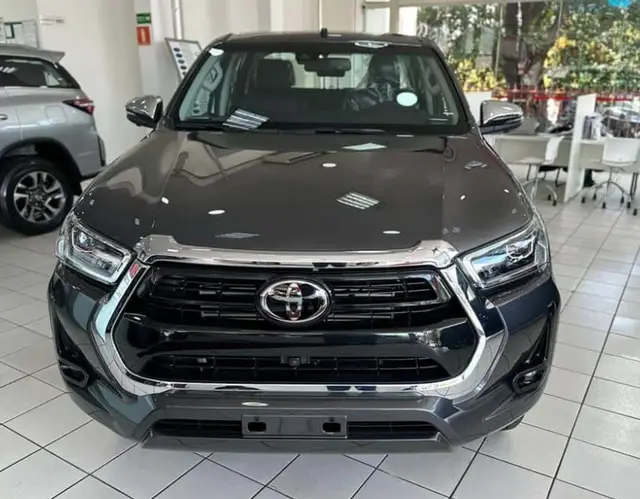 Carro Toyota Hilux Cabine Dupla 2025 SRX 4x4 2.8 Diesel