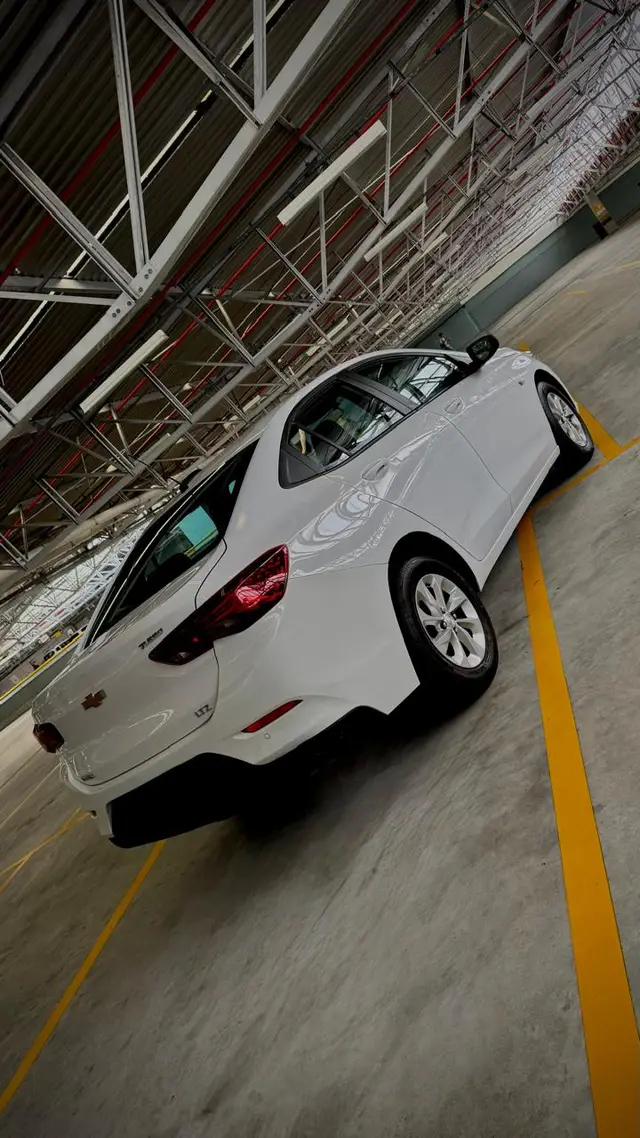 Carro Chevrolet Onix Plus 2020 1.0 LTZ Turbo Flex (Aut)