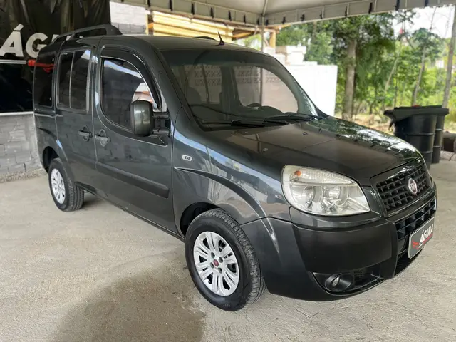 Carro Fiat Doblò 2014 Attractive 1.4 8V (Flex)