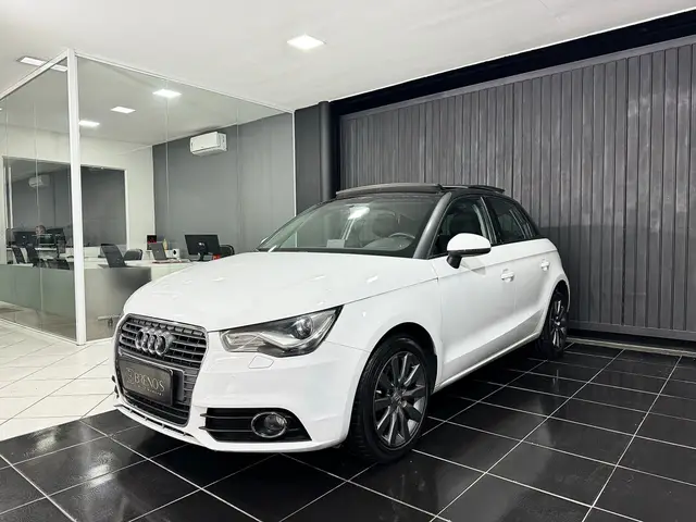 Carro Audi A1 2013 1.4 TFSI Sportback Attraction S Tronic
