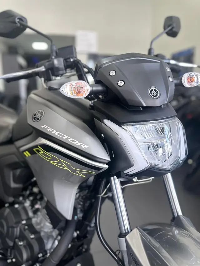 Moto Yamaha YBR 150 Factor 2025 DX