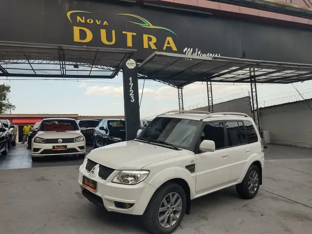 Carro Mitsubishi Pajero TR4 2014 2.0 16V 4x2 (Flex)