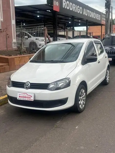 Carro Volkswagen Fox 2014 1.0 TEC (Flex) 2p