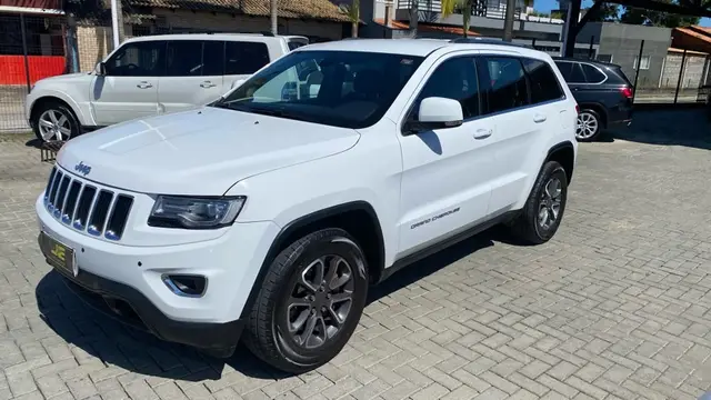 Carro Jeep Grand Cherokee 2014 3.6 V6 Laredo 4WD