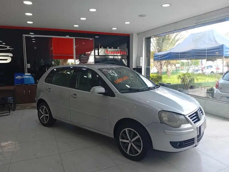 Volkswagen Polo Hatch. Sportline 1.6 8V (Flex)