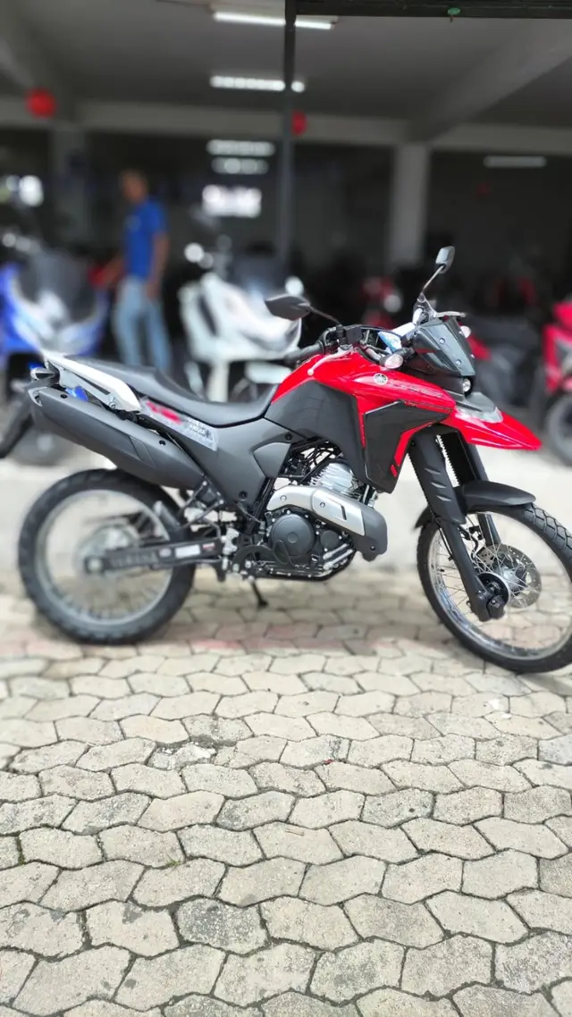Moto Yamaha XTZ 250 Lander 2025 Connected