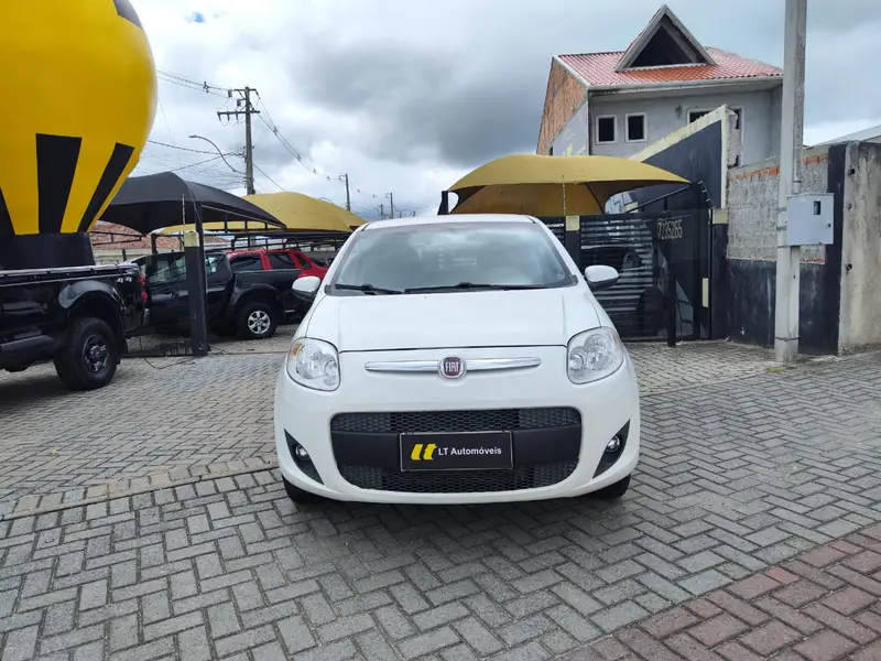 Fiat Palio Attractive 1.0 8V (Flex)
