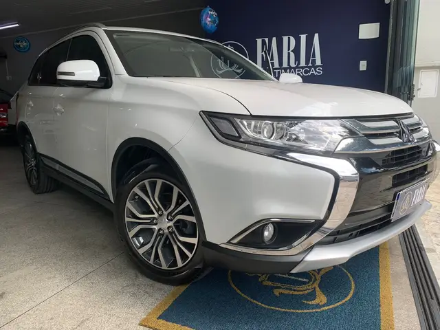 Carro Mitsubishi Outlander 2018 Comfort 2.0 16V (Aut)