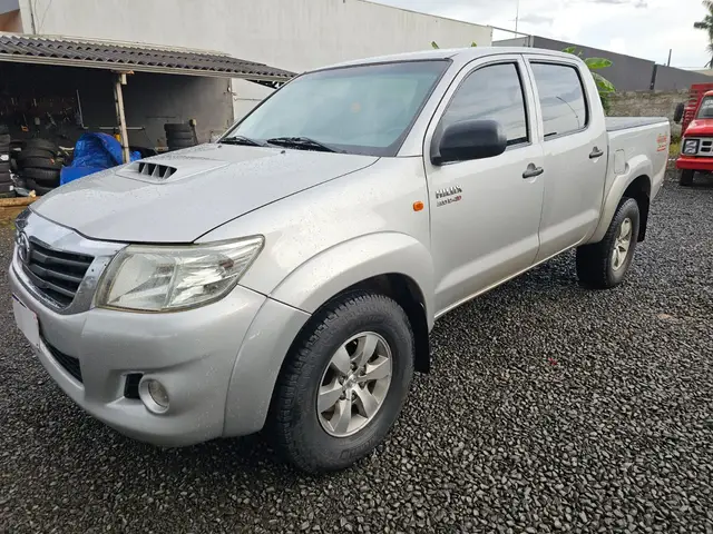Carro Toyota Hilux Cabine Dupla 2014 Hilux 3.0 TDI 4x4 CD STD