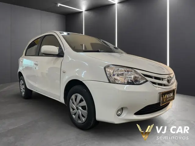 Carro Toyota Etios 2013 1.3 (Flex)