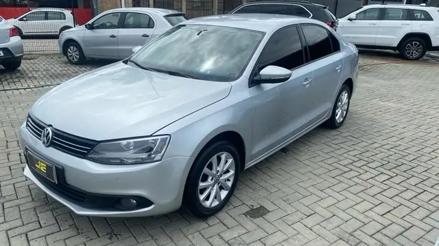 Carro Volkswagen Jetta 2013 2.0 Comfortline (Flex)