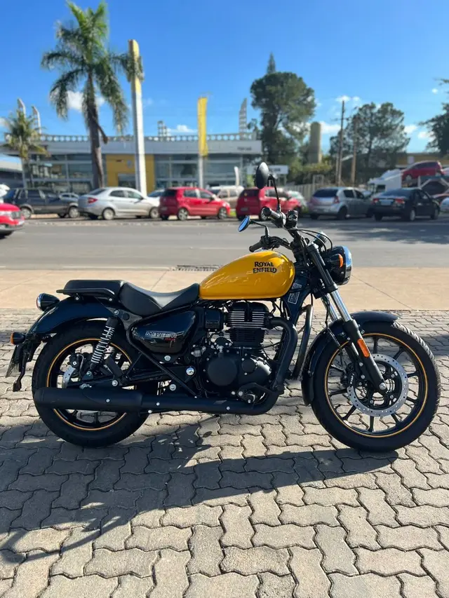 Carro Royal Enfield Meteor 350 2023 Fireball