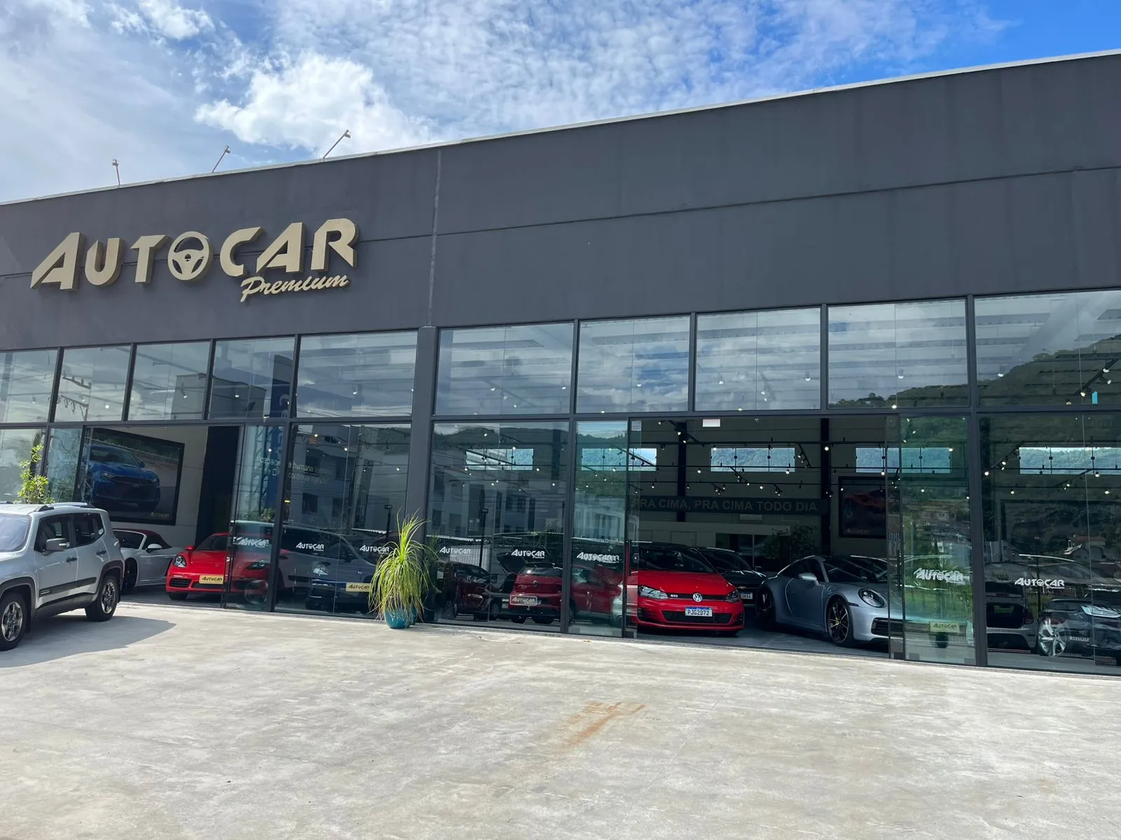 Fachada da loja AUTO CAR COMERCIO DA VEICULOS EIRELI - Campos Novos - SC