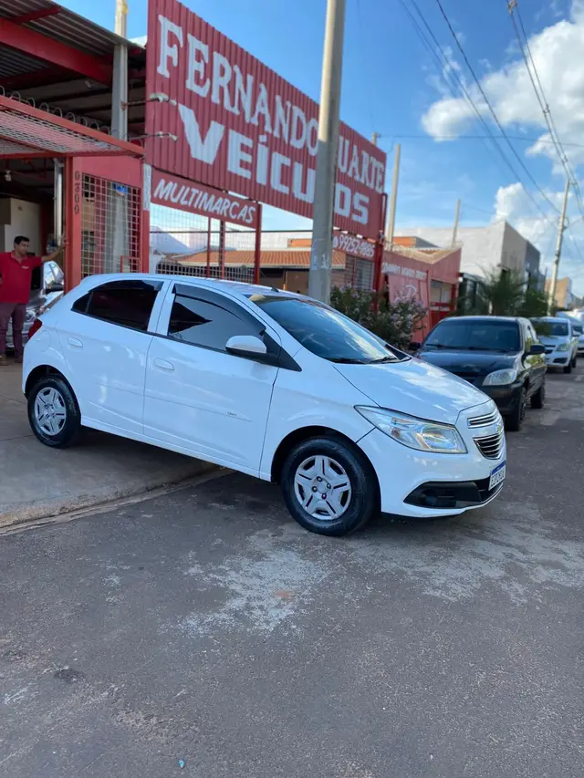 Carro Chevrolet Onix 2013 1.0 LT SPE/4