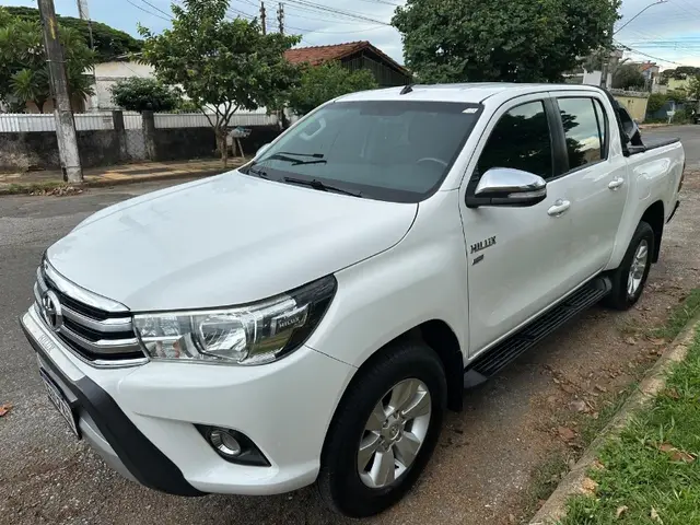 Carro Toyota Hilux Cabine Dupla 2017 Hilux 2.7 SRV CD 4x2 (Flex) (Aut)