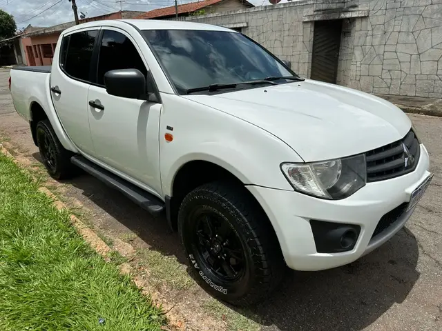 Carro Mitsubishi L200 Triton Sport 2015 3.2 Di-D 4x4 GLX
