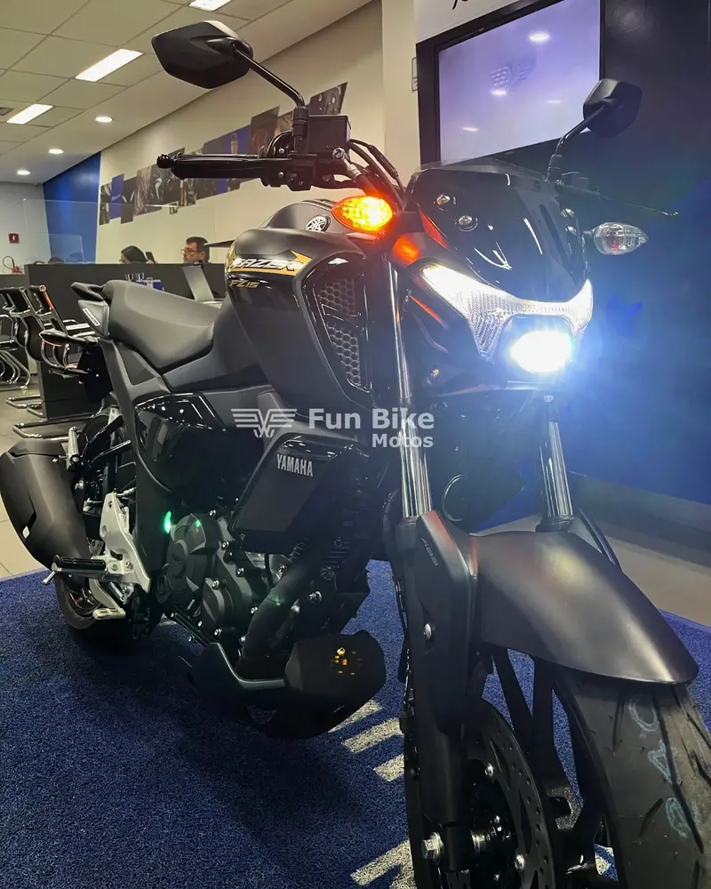 Yamaha Fazer FZ15 ABS Connected