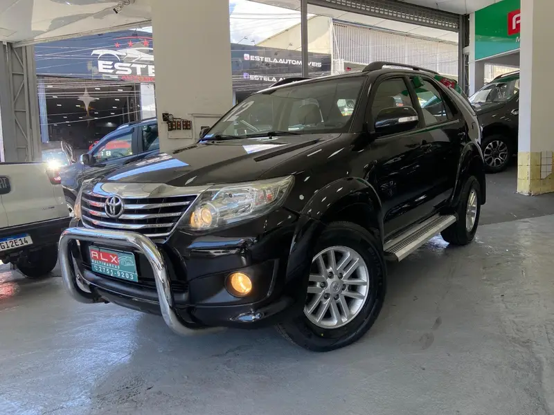 Toyota Hilux SW4 SRV 3.0 4X4 (7 Lugares)