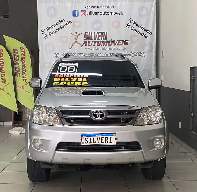 Toyota Hilux SW4 SRV 4x4 3.0 Turbo  (aut)