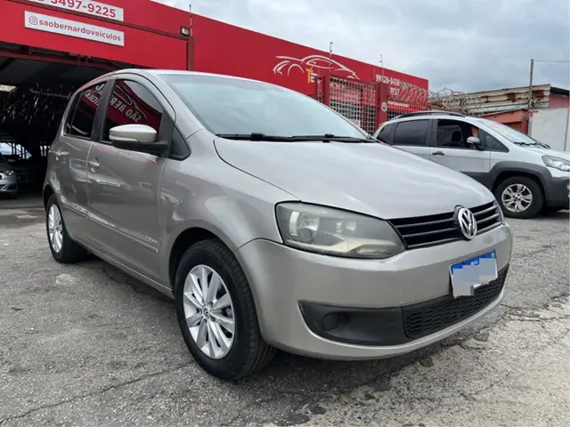 Carro Volkswagen Fox 2013 1.0 VHT (Flex) 4p