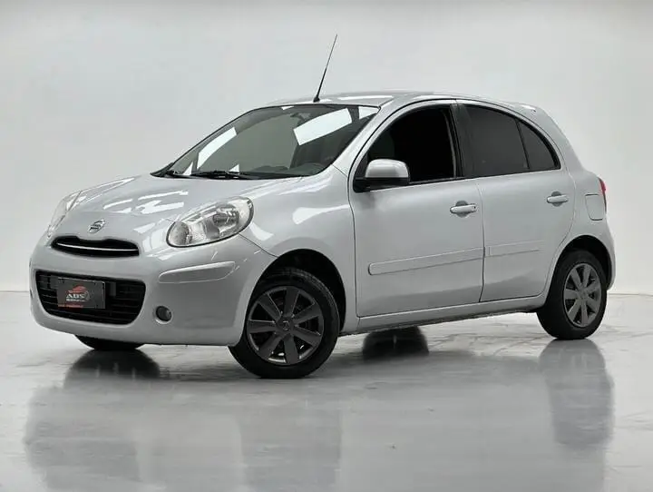 Nissan March 1.0 16V S (Flex)