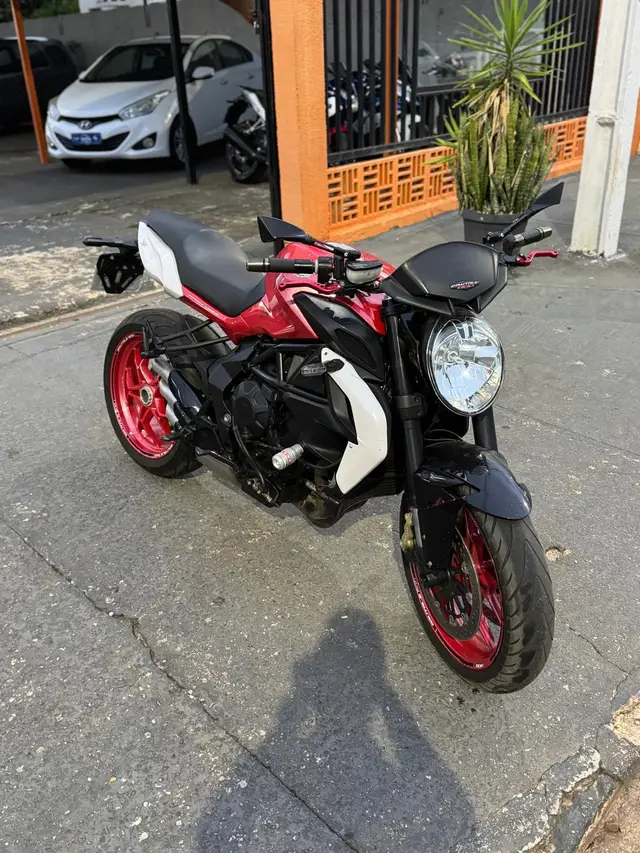 Carro Mv Agusta Brutale 2014 800