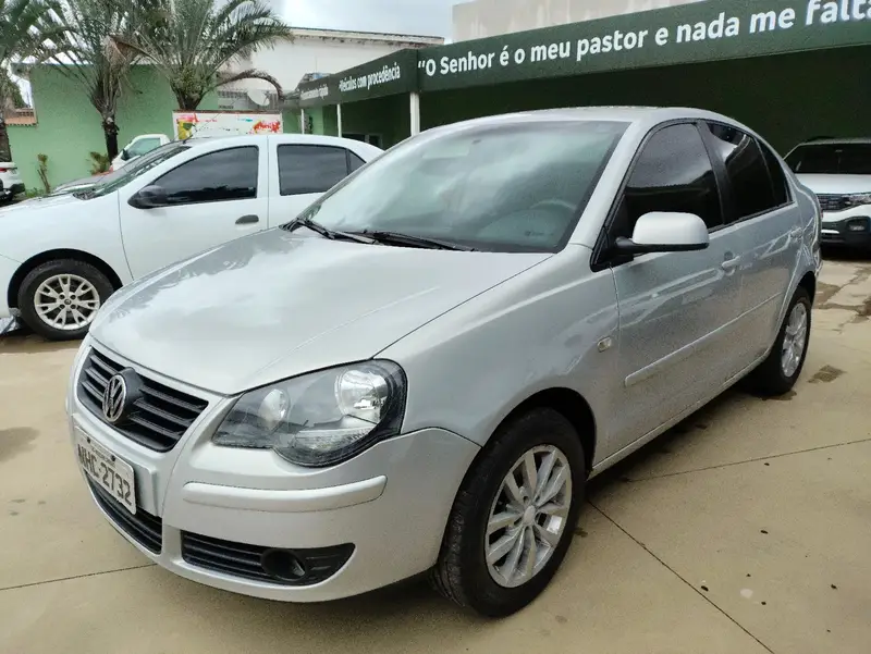 Volkswagen Polo Sedan 1.6 8V (Flex)
