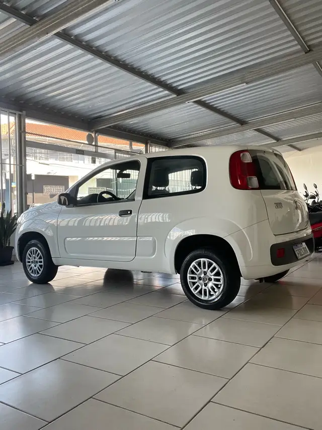 Carro Fiat Uno 2014 Vivace 1.0 8V (Flex) 2p